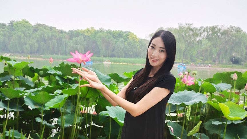 荷花湖畔拍照